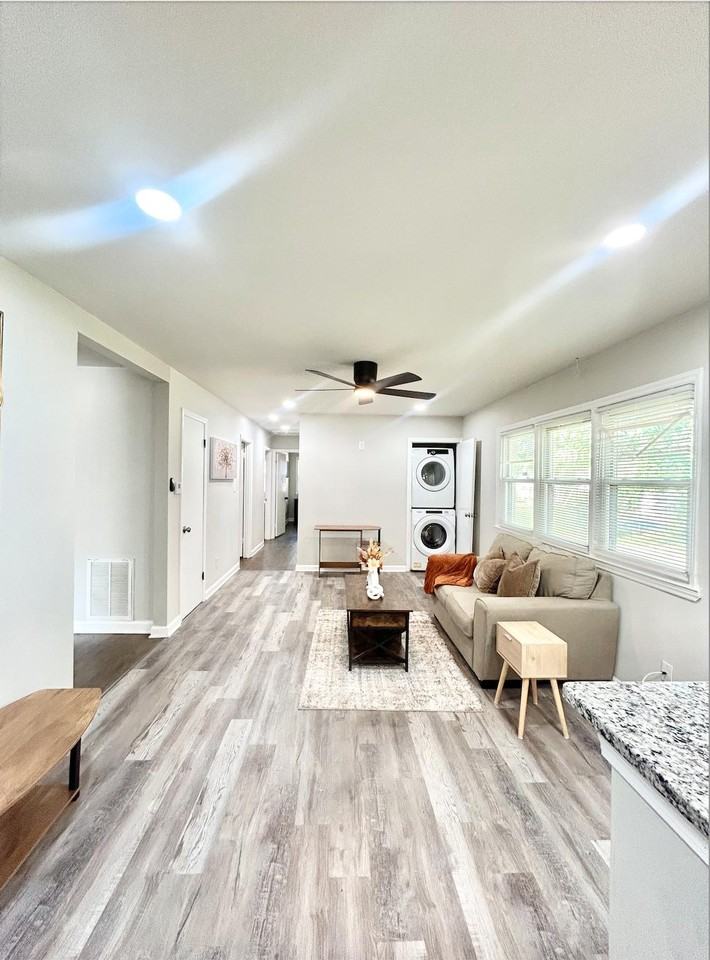 Thornwood Rd - Photo 2 of 13