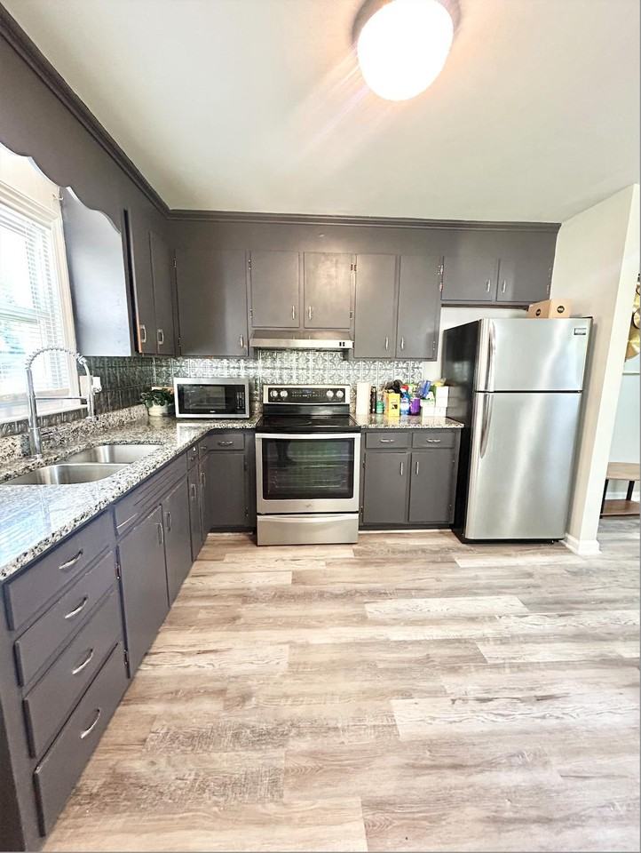 Thornwood Rd - Photo 3 of 13