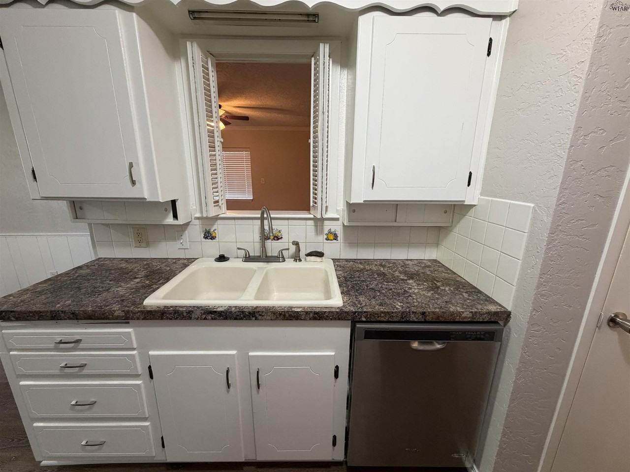 8 Brandy Ln - Photo 6 of 21