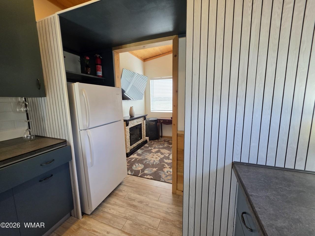 1412 Amanda Dr - Photo 5 of 13