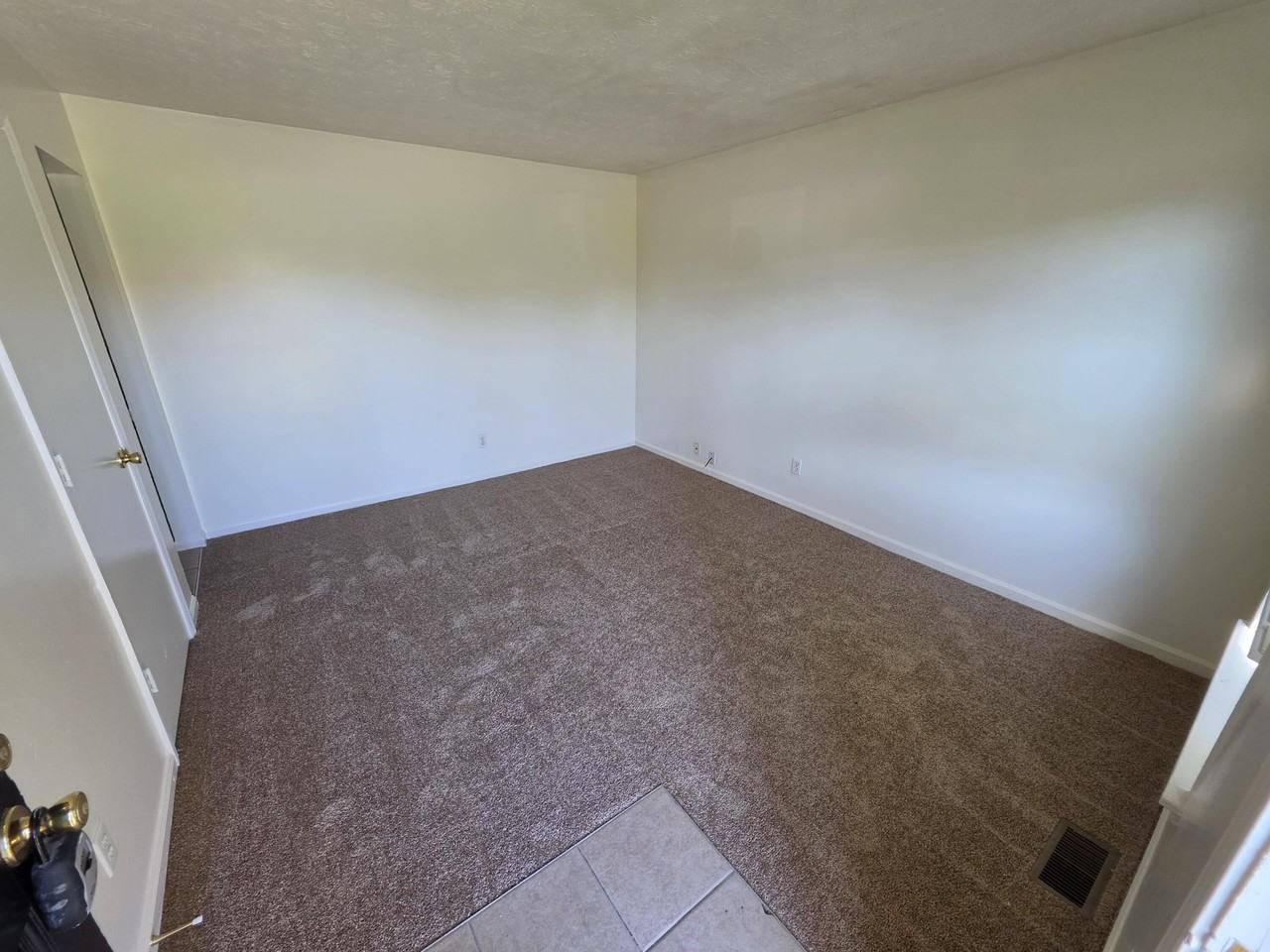 1816 Chatsworth Dr #B - Photo 2 of 10