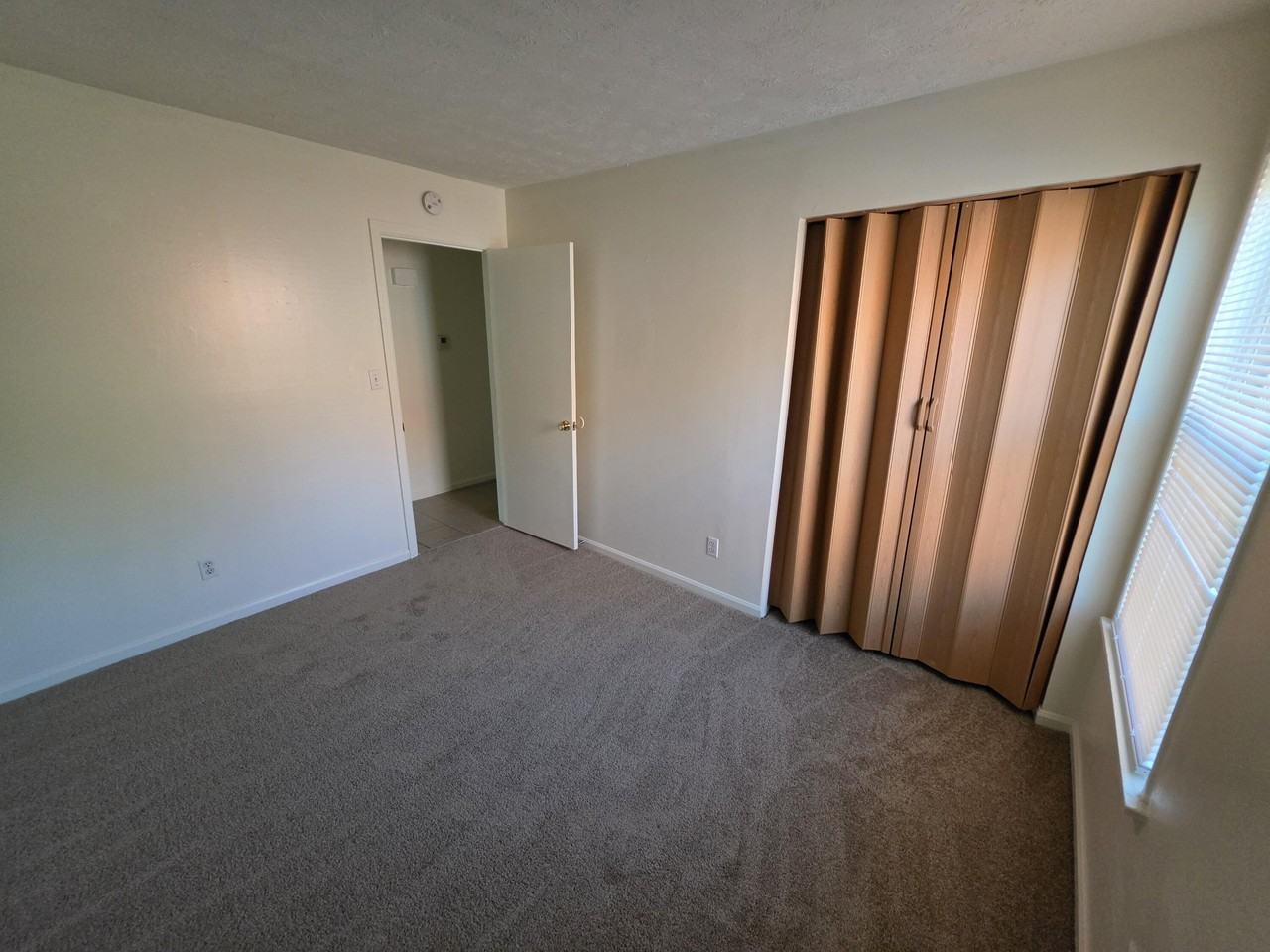 1816 Chatsworth Dr #B - Photo 6 of 10
