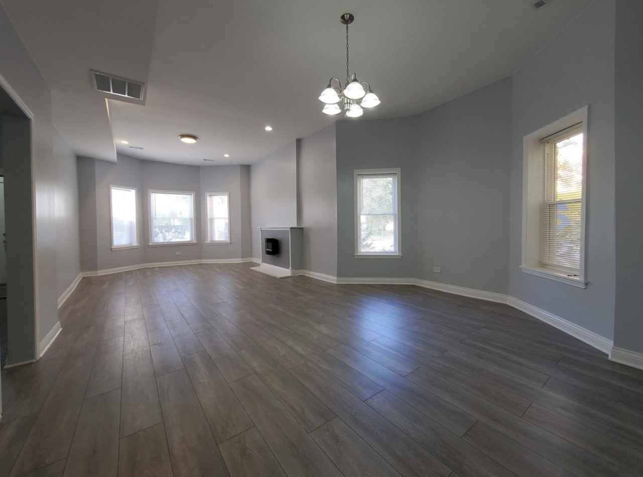 943 W 59th St - Photo 5 of 16