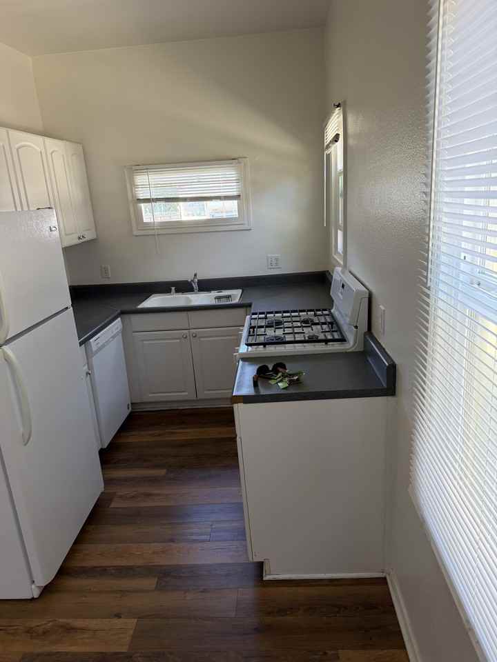 416 Hathway Ave #416H - Photo 4 of 11