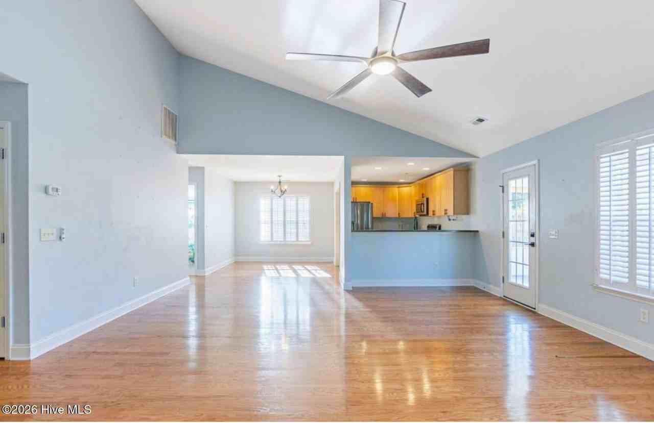 8637 Plantation Landing Dr - Photo 5 of 24