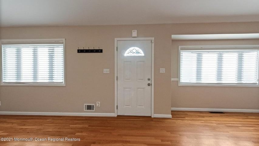 17 Miller Ave - Photo 2 of 22
