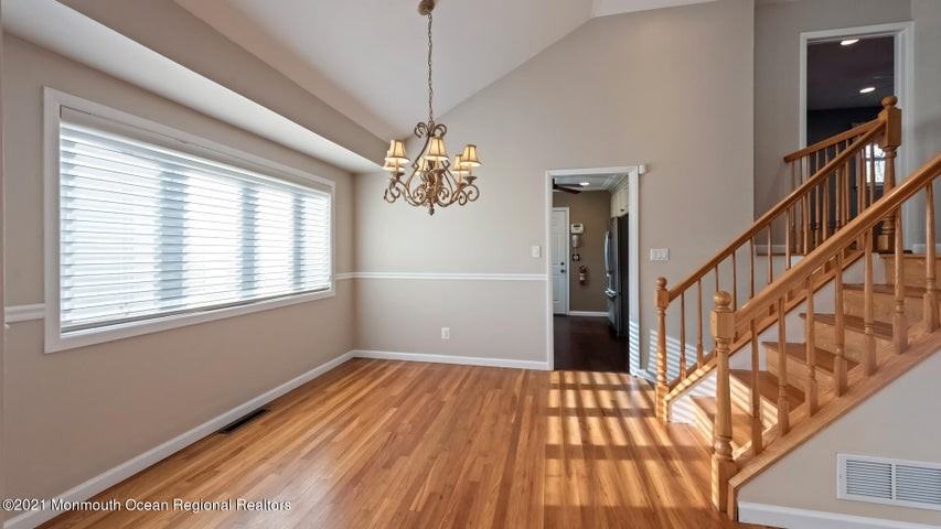 17 Miller Ave - Photo 4 of 22