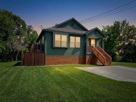 featured image of 206 12th St