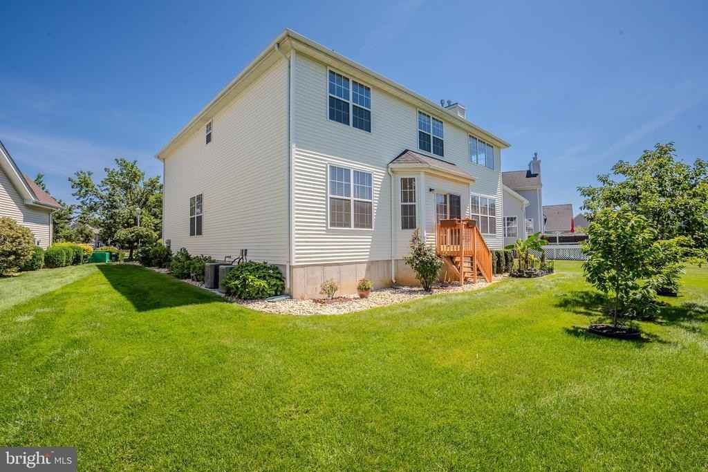 8 Jumping Brook Ct - Photo 5 of 50