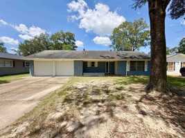featured image of 4690 Fieldwood Ln