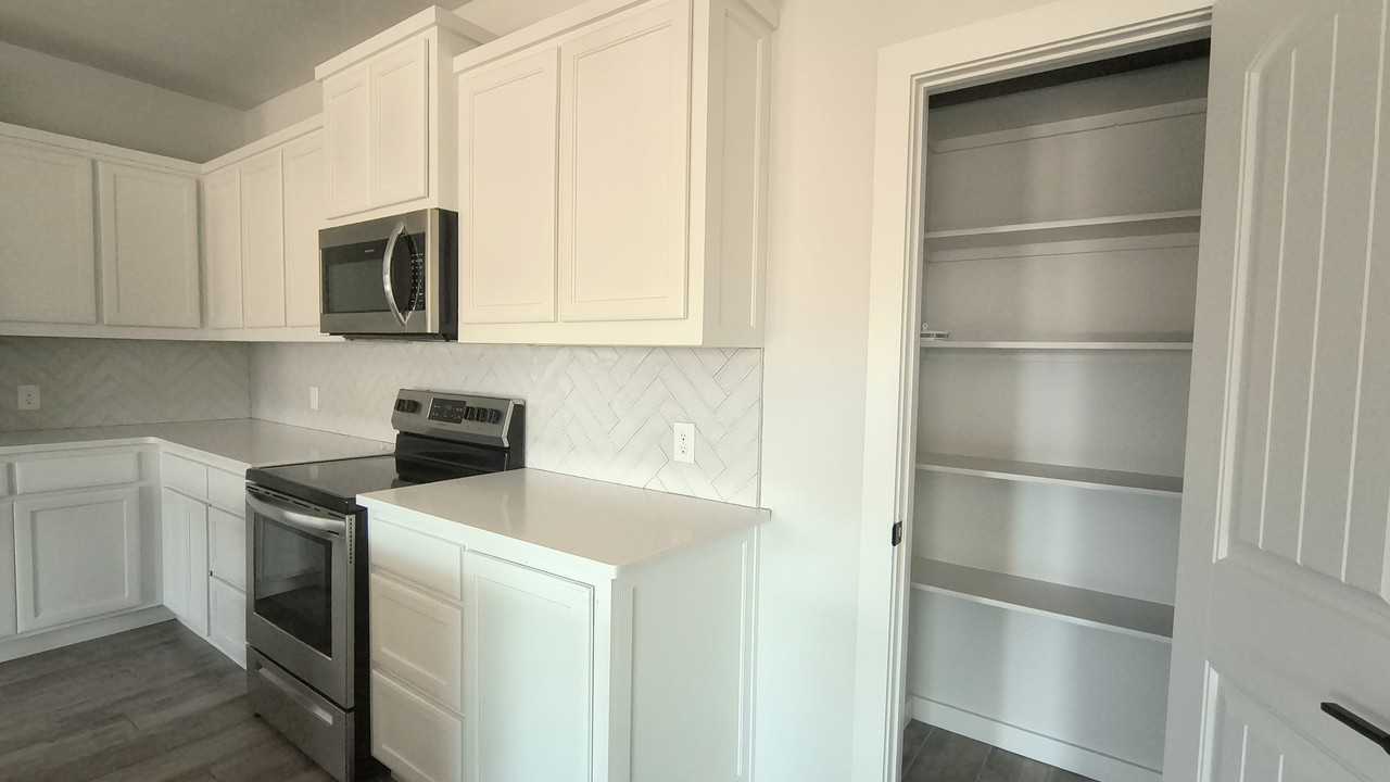 1215 Sierra Ln #1 - Photo 7 of 32