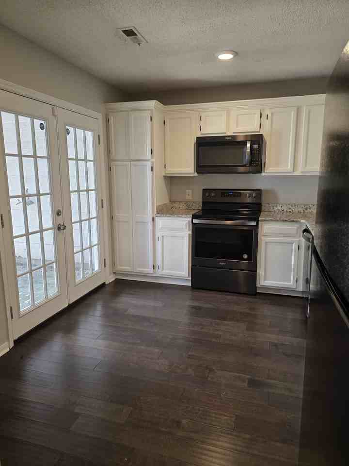 348 Oakland Rd #1 - Photo 7 of 21