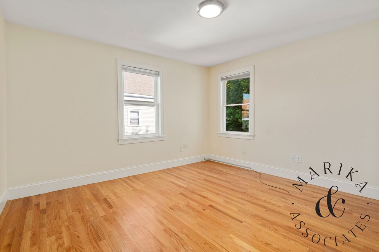 30 Willow St - Photo 6 of 27