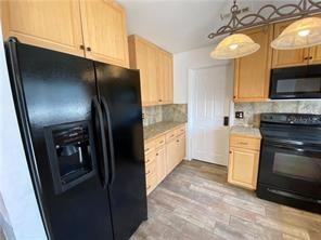 1409 Madrid Way #A - Photo 5 of 18