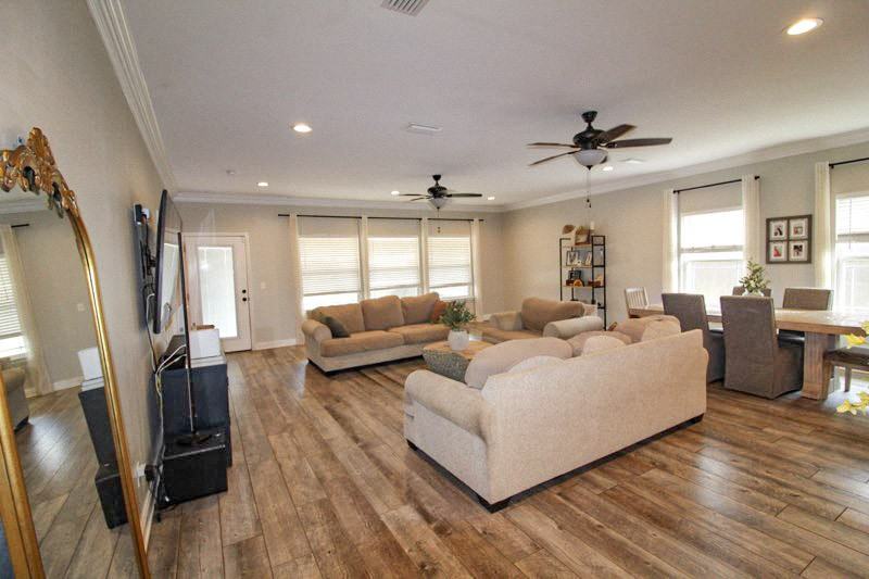 619 Lee St #1 - Photo 3 of 23