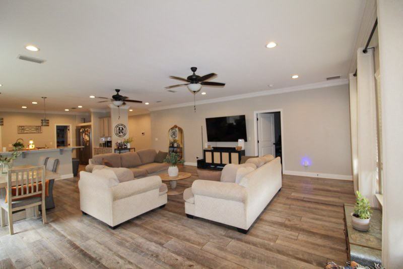 619 Lee St #1 - Photo 4 of 23