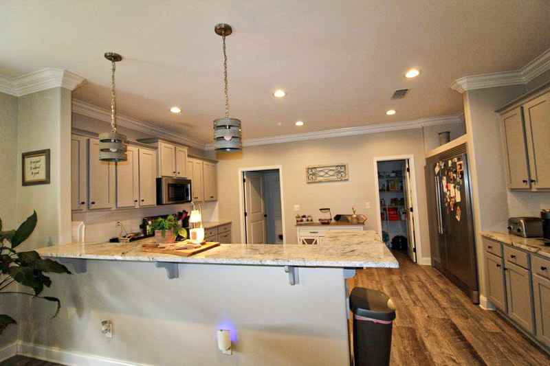 619 Lee St #1 - Photo 5 of 23
