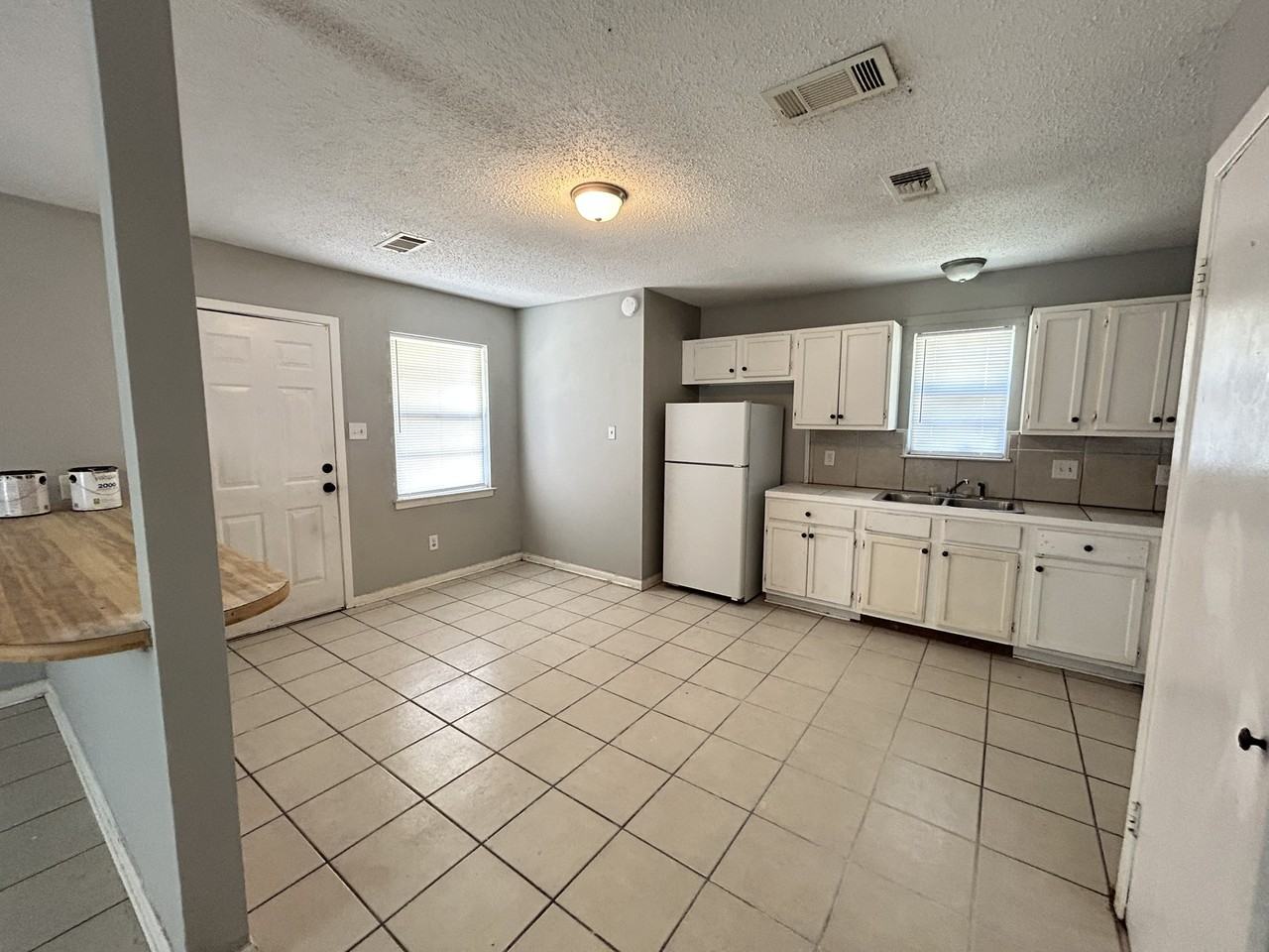 2509 Belair Dr S #2509 - Photo 3 of 10