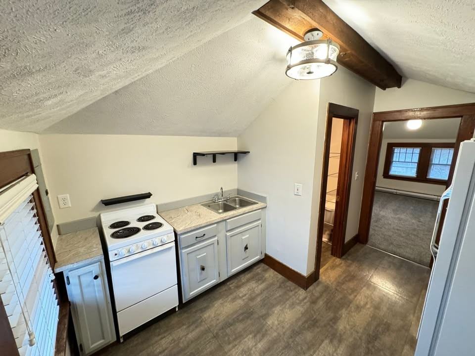 1004 B St #1 - Photo 6 of 14