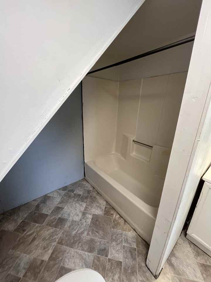 357 W Main St Lowr - Photo 6 of 11