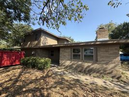 featured image of 800 W 6th St #1