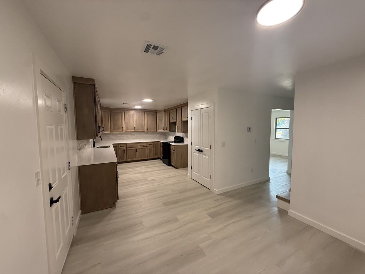 800 W 6th St #1 - Photo 3 of 10