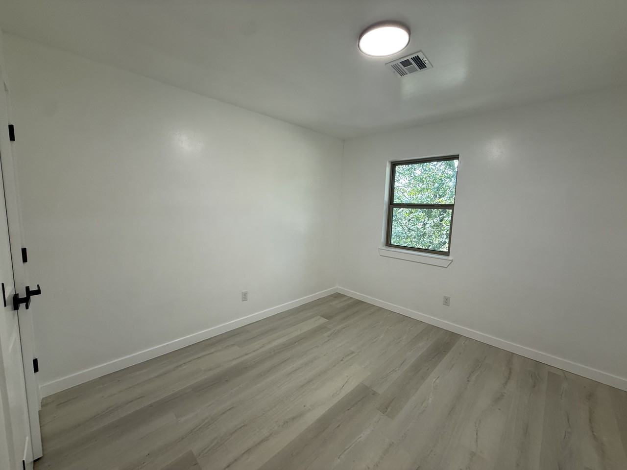 800 W 6th St #1 - Photo 6 of 10
