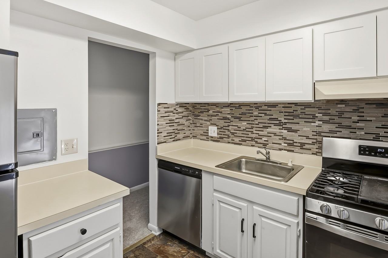 5923 Tamar Dr #6 - Photo 7 of 24