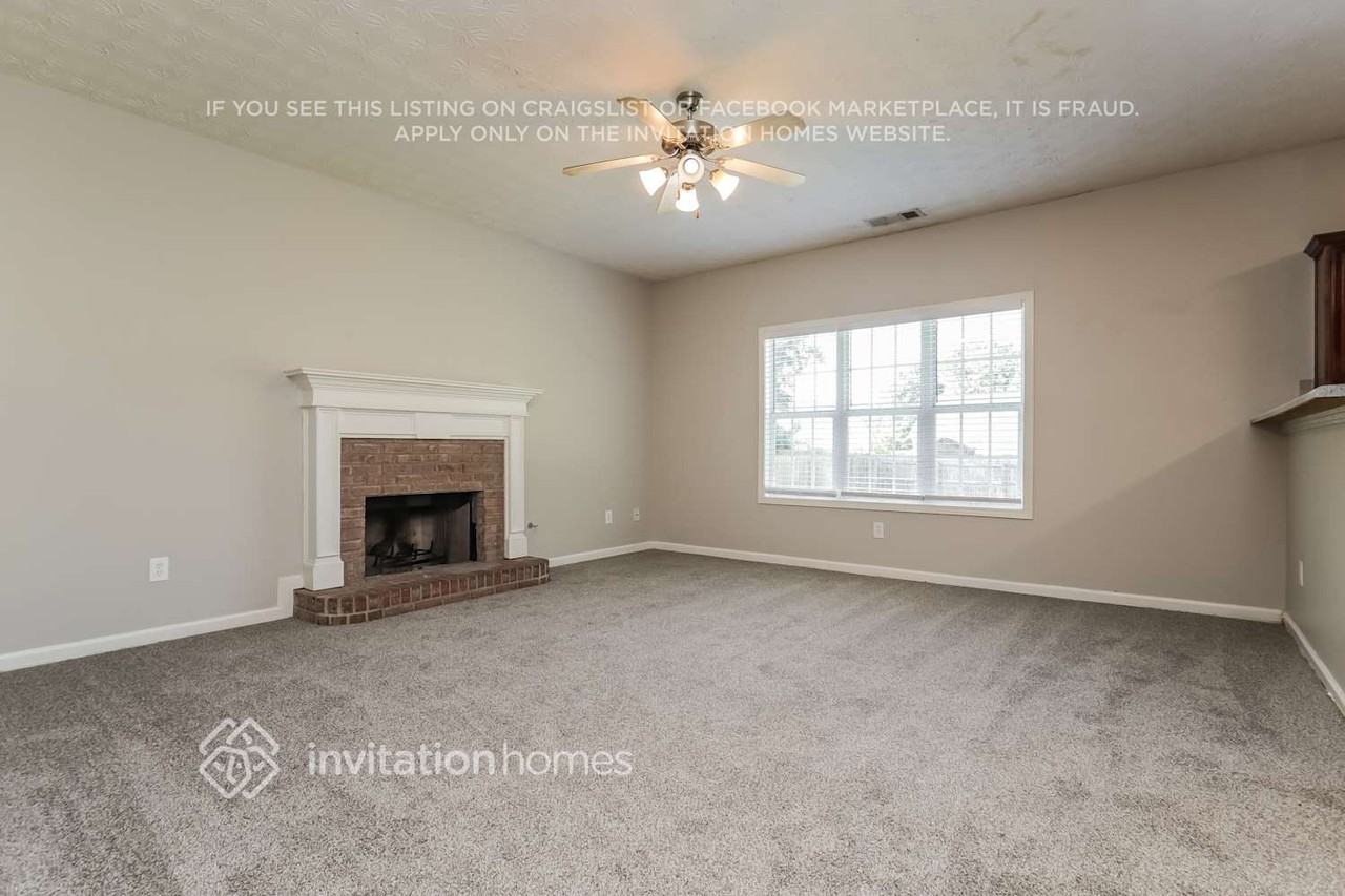 333 Interlake Pass - Photo 4 of 18