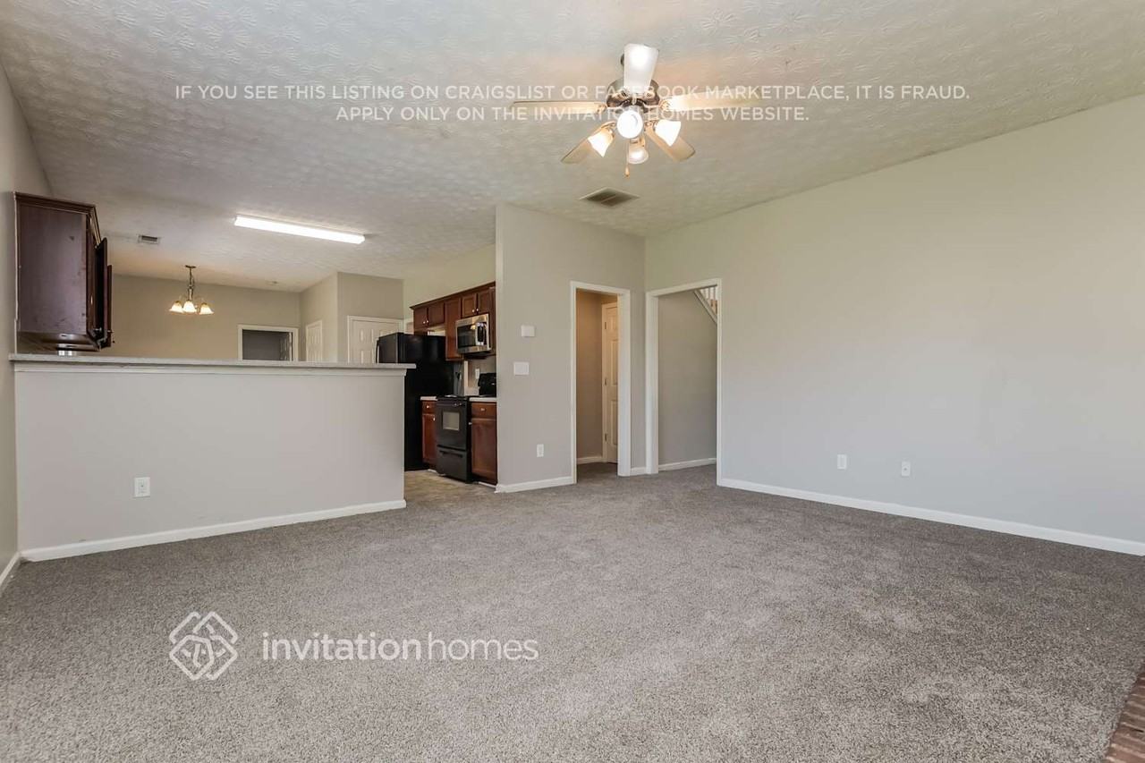 333 Interlake Pass - Photo 5 of 18
