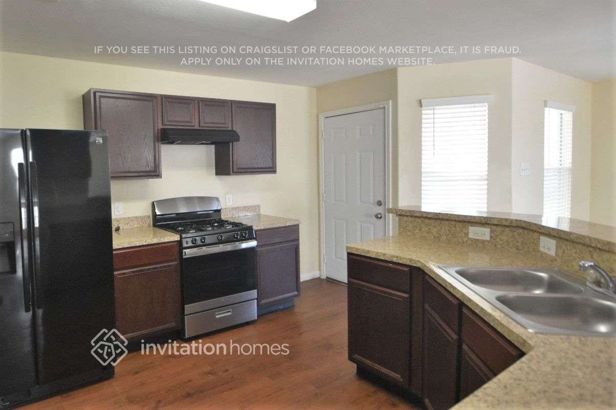 18807 N Lyford Dr - Photo 4 of 15