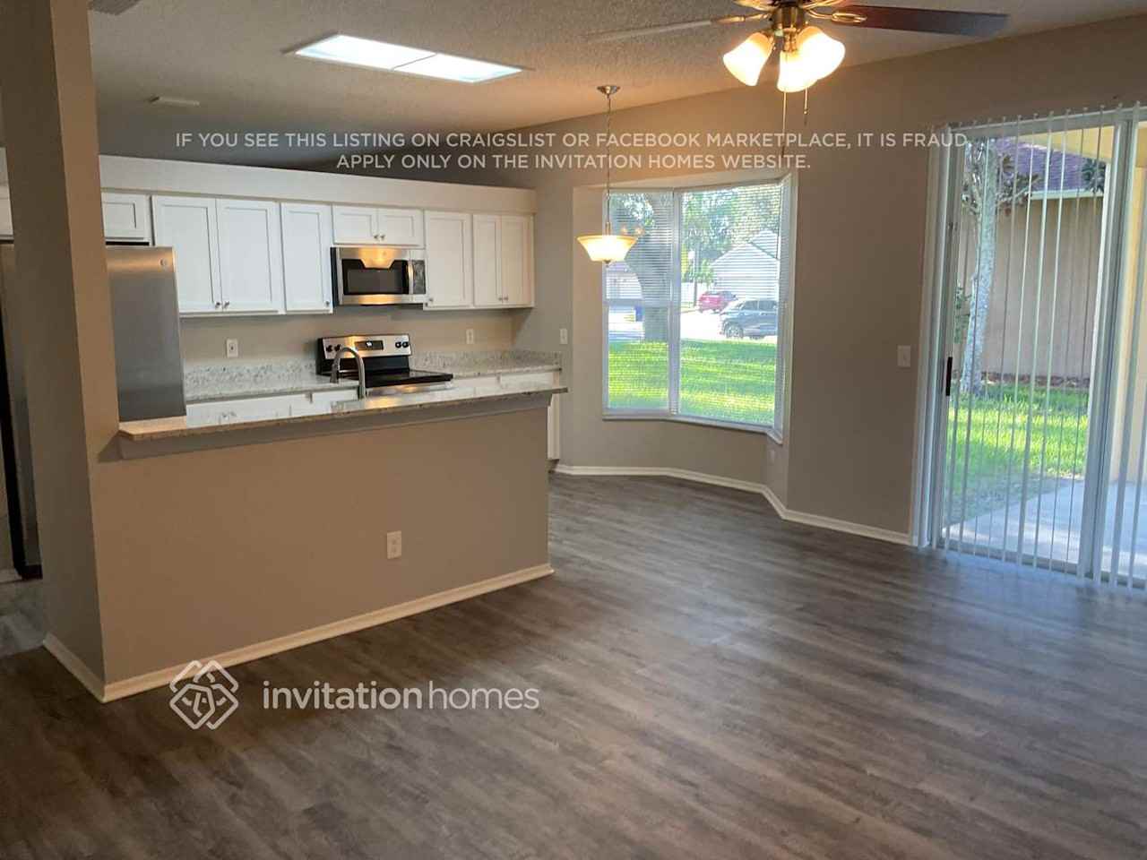 22521 Laureldale Dr - Photo 3 of 18