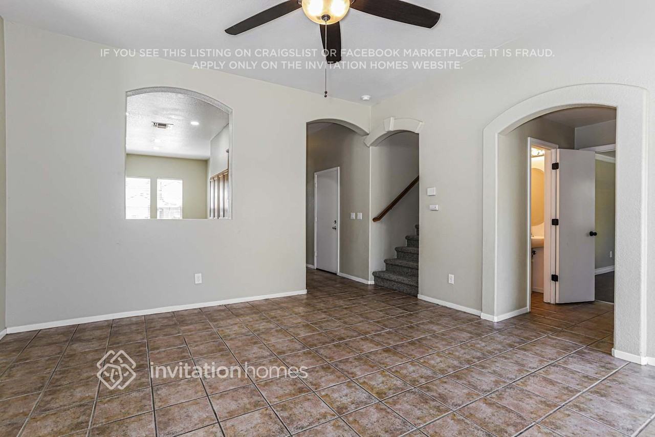 208 Early Light Ct - Photo 5 of 18