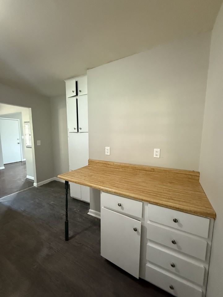 509 20th Ave Ne #1 - Photo 3 of 11