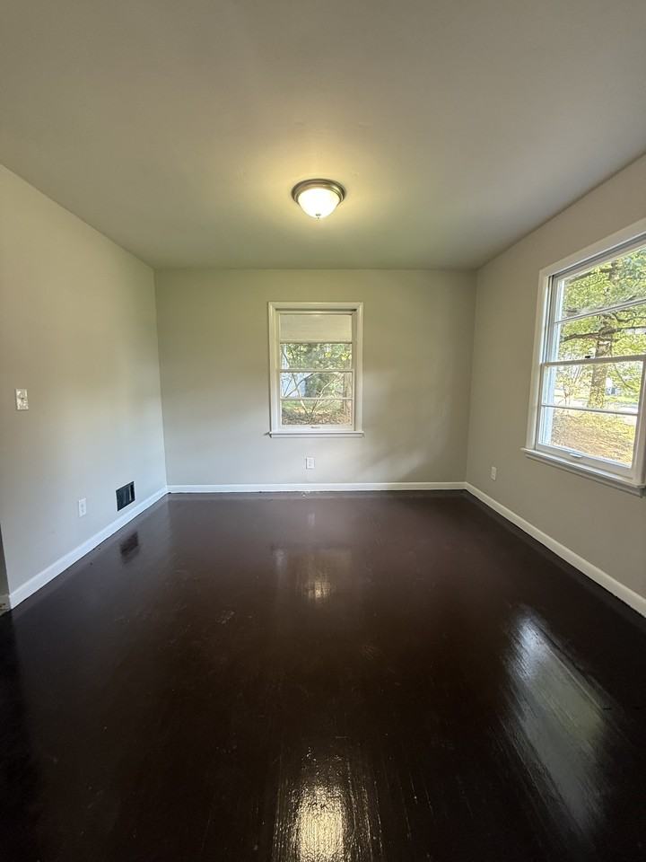 509 20th Ave Ne #1 - Photo 4 of 11