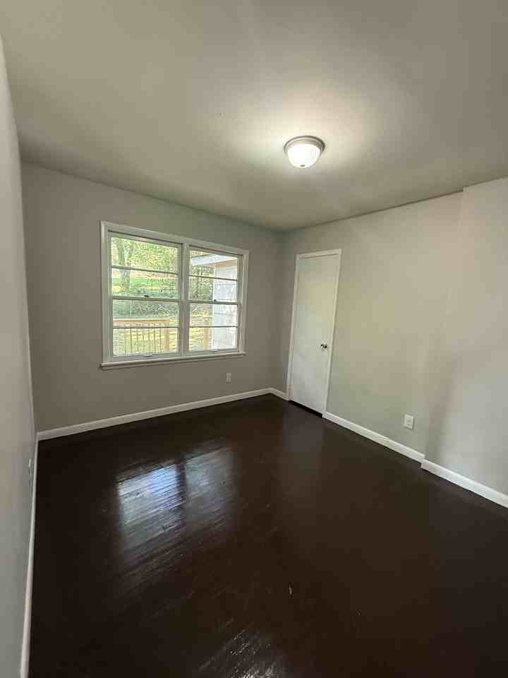 509 20th Ave Ne #1 - Photo 6 of 11