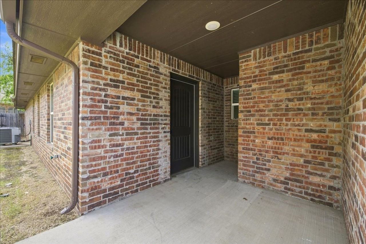 404 Chalk Hill Ct - Photo 3 of 20