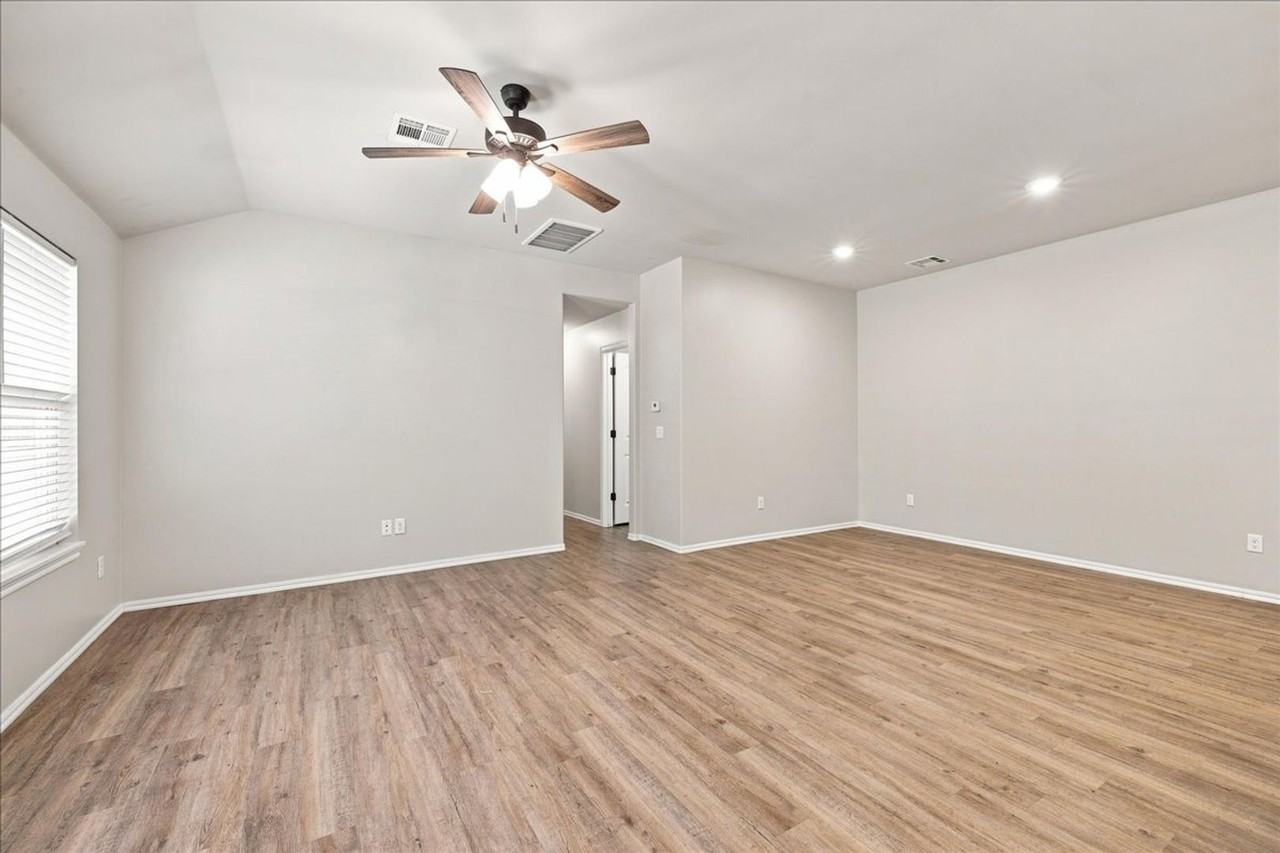 404 Chalk Hill Ct - Photo 5 of 20