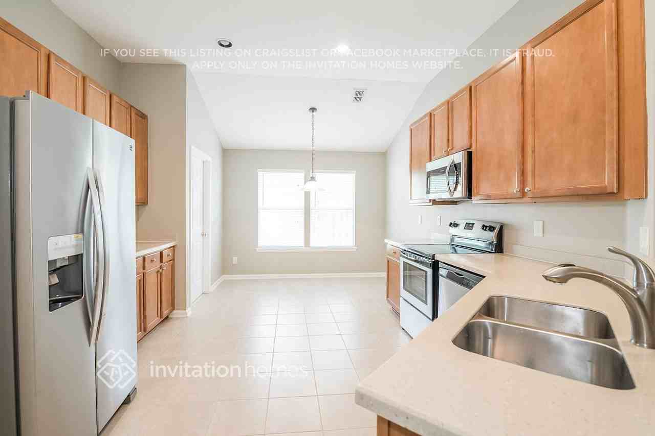 632 W Johns Creek Pkwy - Photo 7 of 21