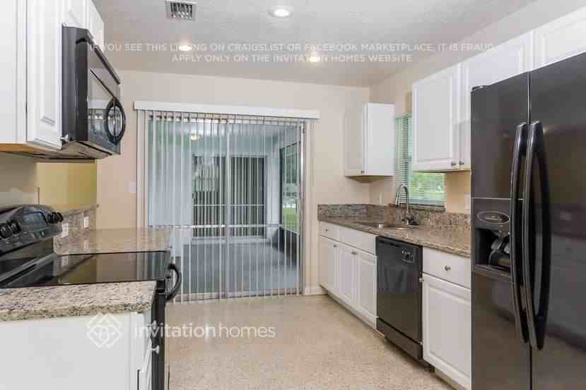 1710 Puritan Ave - Photo 5 of 18