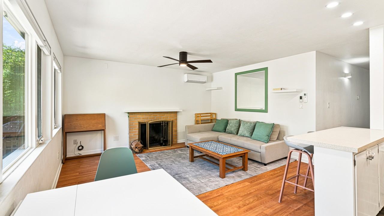 1423 Walnut St #4 - Photo 4 of 14