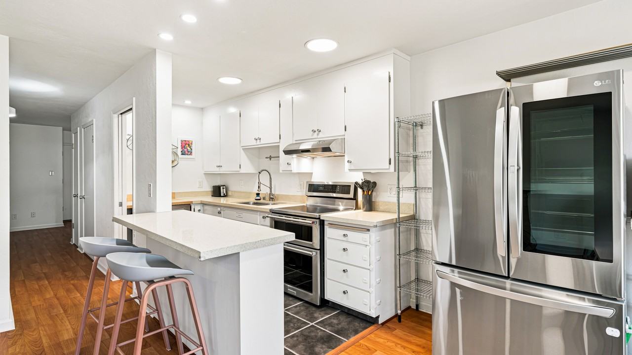 1423 Walnut St #4 - Photo 6 of 14
