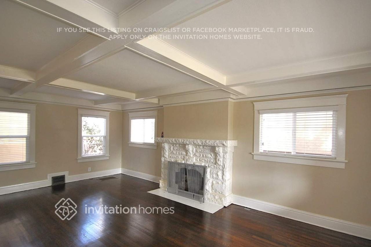 1613 W 49th St - Photo 2 of 15
