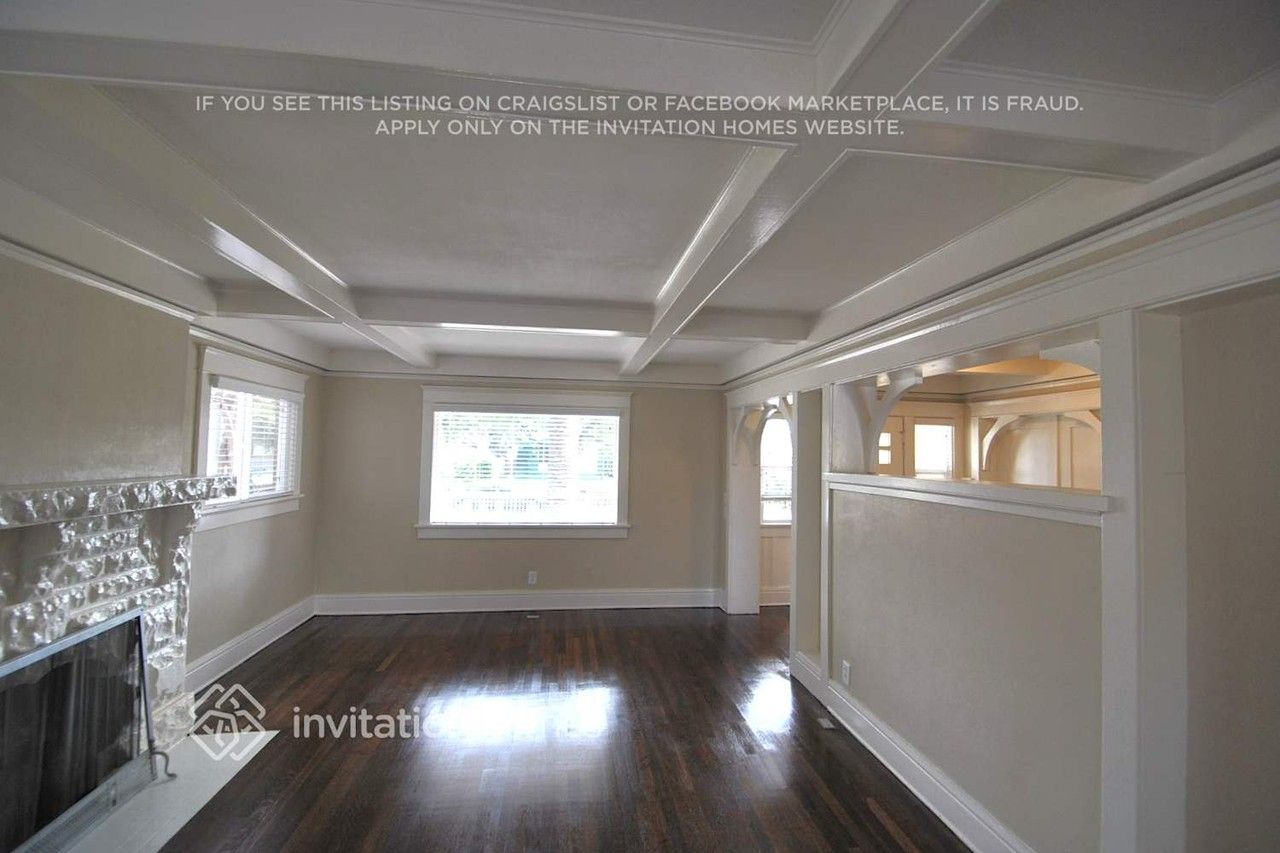 1613 W 49th St - Photo 3 of 15