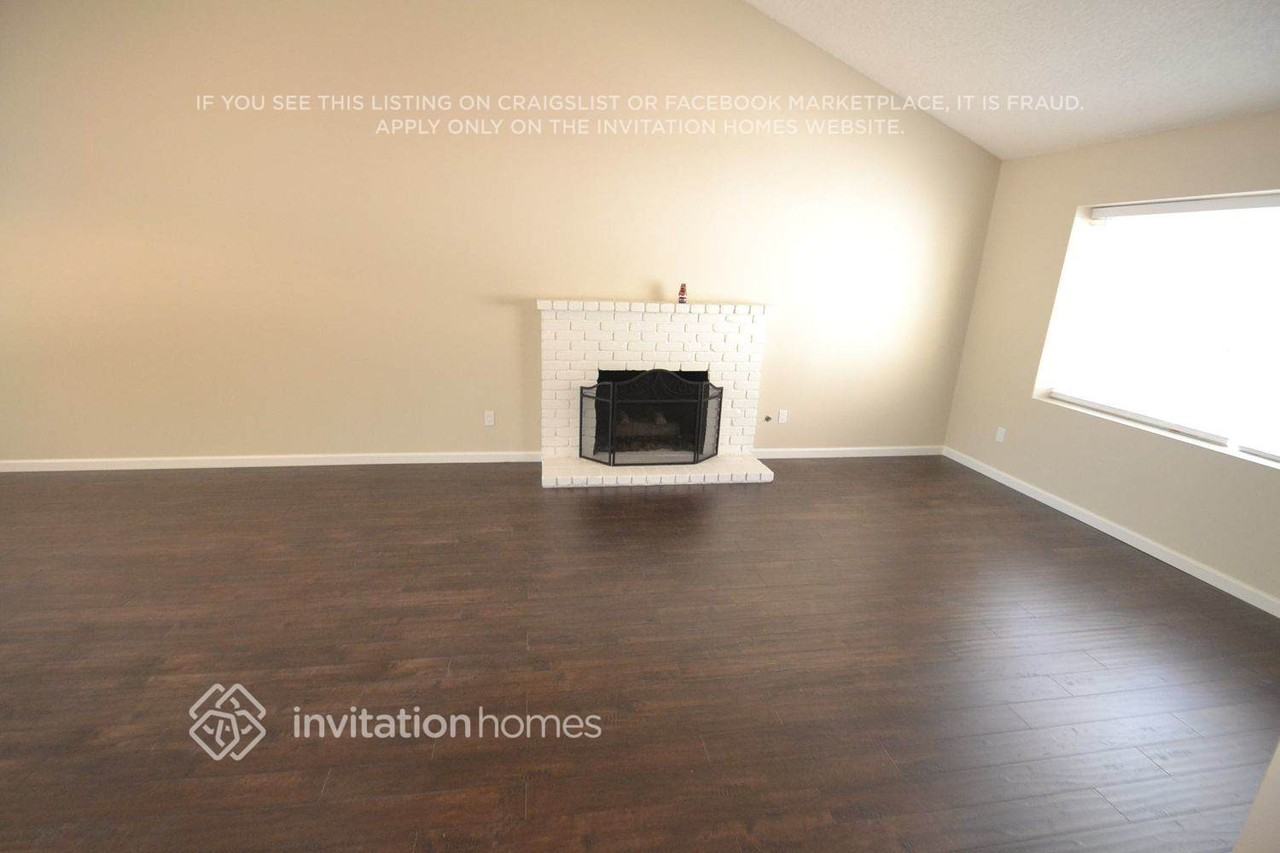 18931 Ingomar St - Photo 3 of 10