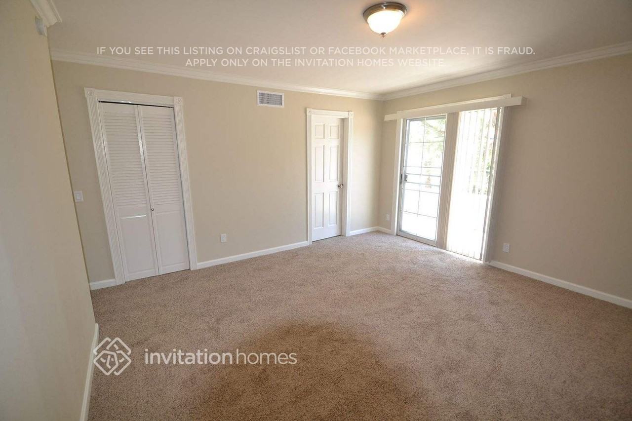 18931 Ingomar St - Photo 5 of 10