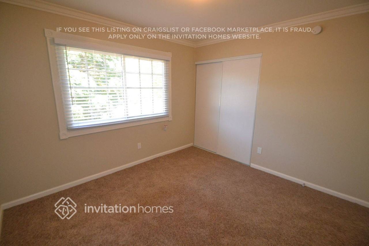 18931 Ingomar St - Photo 7 of 10