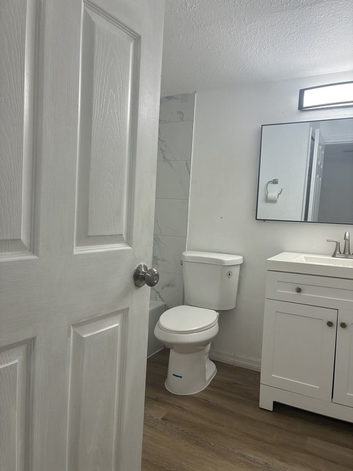 3311 N Pearl St #1 - Photo 2 of 11
