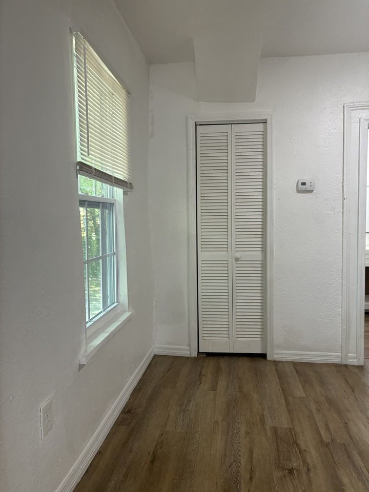 3311 N Pearl St #1 - Photo 5 of 11