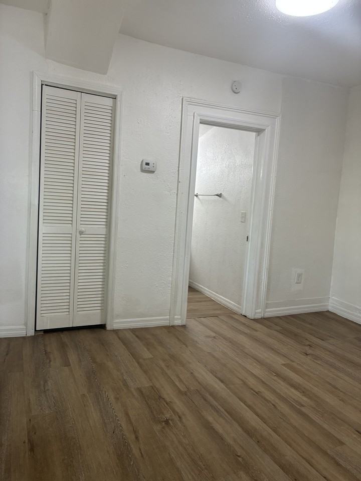3311 N Pearl St #1 - Photo 6 of 11